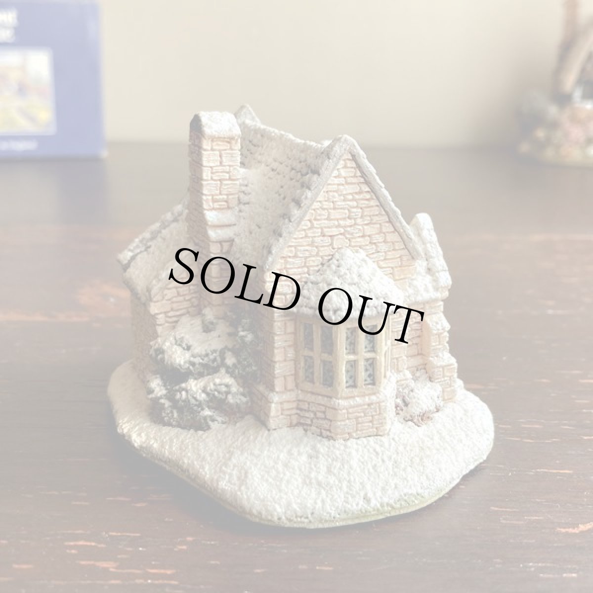 画像2: 英国カントリーコテージ 1993年 リリパットレーン Lilliput Lane 雪のお菓子屋さん THE GINGERBREAD SHOP ジンジャーブレッド ショップ クリスマスコレクション ミニチュア フィギュア (2)