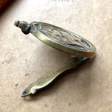 画像3: イギリス アンティーク真鍮 ドアノッカー ROYAL WINSOR ロイヤルウィンザー Brass製 (3)