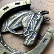 画像4: イギリス アンティーク真鍮 ドアノッカー 馬 幸せが貯まる蹄鉄 ホースブラス Brass製 (4)