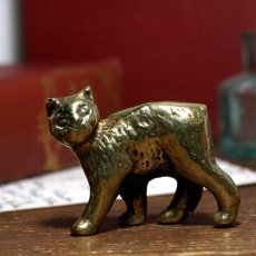 画像2: イギリス 幸運や繁栄をもたらしてくれる猫の真鍮製 アンティークブラスbrassオーナメント イギリス猫 縁起物 プレゼント (2)