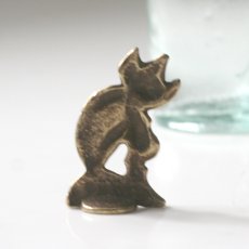 画像11: イギリス イタズラ好きの小妖精ピクシーの真鍮製 アンティークブラスbrassオーナメント イギリス 縁起物 ラッキーアイテム (11)