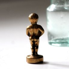 画像11: イギリス ブリュッセルBrusselsの小便小僧の真鍮製 アンティークブラスbrassオーナメント イギリス 縁起物 ラッキーアイテム (11)