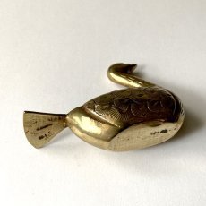 画像8: イギリス 真鍮製 白鳥小物入れ アンティークブラス brass 水鳥オーナメント 動物雑貨 (8)