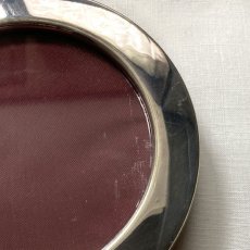 画像5: イギリス アンティーク ガラス フォトフレーム 丸型 直径 約11.5cm 写真立て 額縁 (5)
