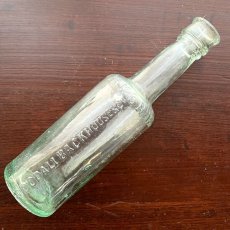 画像5: イギリス アンティークガラス瓶  GOOD ALL BACK HOUSE & Co (約高さ18.2cm)  (5)