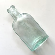 画像2: イギリス アンティーク雑貨 ガラスボトル POND'S EXTRACT (高さ 約13.0cm) (2)
