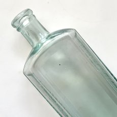 画像5: イギリス アンティークガラス瓶 MANDALL & Co STOCKTON ON TEES(約高さ16.4cm) (5)