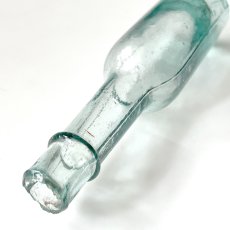 画像4: イギリス アンティークガラス瓶 インテリア雑貨 かわいいガラスボトル (約高さ15.0cm) EY8946 (4)
