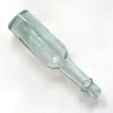 画像3: イギリス アンティークガラス瓶 インテリア雑貨 かわいいガラスボトル (約高さ15.0cm) EY8946 (3)