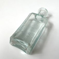 画像7: イギリス アンティークガラス瓶 BOTTLE MADE IN GERMANY (約高さ10.6cm)  (7)