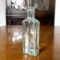 画像1: イギリス アンティークガラス瓶 BOTTLE MADE IN GERMANY (約高さ10.6cm)  (1)