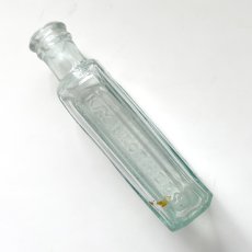 画像4: イギリス アンティークガラス瓶 KAYS COMPOUND (約高さ10.7cm)  (4)