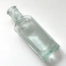画像5: イギリス アンティークガラス瓶 KAYS COMPOUND (約高さ10.7cm)  (5)