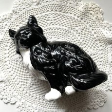画像3: イギリス 陶器製黒猫置物 シックなクロネコオブジェ 陶器ねこフィギュリン 猫雑貨 (約 高さ13.8cm) (3)