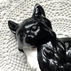 画像4: イギリス 陶器製黒猫置物 シックなクロネコオブジェ 陶器ねこフィギュリン 猫雑貨 (約 高さ13.8cm) (4)