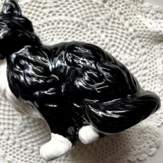 画像5: イギリス 陶器製黒猫置物 シックなクロネコオブジェ 陶器ねこフィギュリン 猫雑貨 (約 高さ13.8cm) (5)