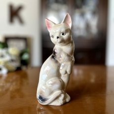 画像1: イギリス 陶器製シャムネコ置物 光沢のある猫オブジェ 陶器ねこフィギュリン (約 高さ18cm) (1)