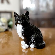 画像1: イギリス 陶器製黒猫置物 シックなクロネコオブジェ 陶器ねこフィギュリン 猫雑貨 (約 高さ13.8cm) (1)