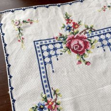 画像6: イギリス ヴィンテージ プレースマット 手刺繍 たっぷりのお花のランチョンマット (約40cmX28cm) (6)