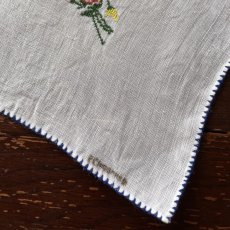 画像5: イギリス ヴィンテージ プレースマット ハンドメイドフラワー刺繍 (約38cmX38cm) (5)