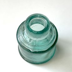画像3: イギリス ヴィクトリアンガラス インク瓶 丸型タイプ Antique Glass Bottle 古いガラスビン(約高さ6.3cm) EY8989 (3)