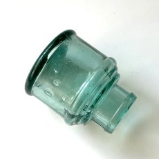 画像5: イギリス ヴィクトリアンガラス インク瓶 丸型タイプ Antique Glass Bottle 古いガラスビン(約高さ6.3cm) EY8989 (5)