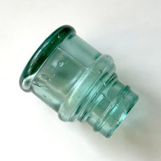 画像5: イギリス ヴィクトリアンガラス インク瓶 丸型タイプ Antique Glass Bottle 古いガラスビン(約高さ5.8cm) EY8986 (5)