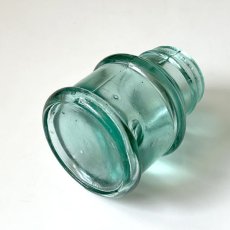 画像6: イギリス ヴィクトリアンガラス インク瓶 丸型タイプ Antique Glass Bottle 古いガラスビン(約高さ5.8cm) EY8986 (6)