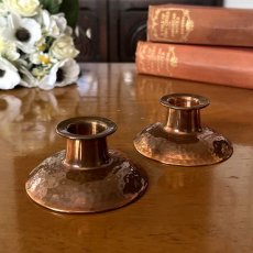 画像1: 2個セット 1970年代 英国 Rodd Copperware 銅製キャンドルホルダー キャンドルスタンド Rodd candle holders (1)