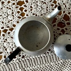 画像13: イギリス 1950年代 英国製スワンブランド アルミニウムウォーター ケトル Tea Pot: Swan Brand (約 高さ9.6cm) (13)
