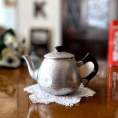 画像1: イギリス 1950年代 英国製スワンブランド アルミニウムウォーター ケトル Tea Pot: Swan Brand (約 高さ9.6cm) (1)