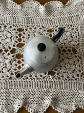 画像5: イギリス 1950年代 英国製スワンブランド アルミニウムウォーター ケトル Tea Pot: Swan Brand (約 高さ9.6cm) (5)