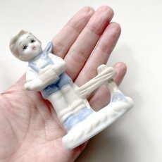 画像6: イギリス  ヴィンテージ 男の子ブルー陶器置物 フィギュリン 人形オブジェ雑貨 アニマルコレクション(約 高さ10.6cm) (6)