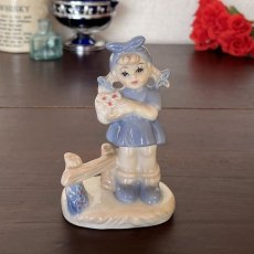画像14: イギリス  ヴィンテージ 女の子ブルー陶器置物 フィギュリン 人形オブジェ雑貨 アニマルコレクション(約 高さ11.1cm) (14)