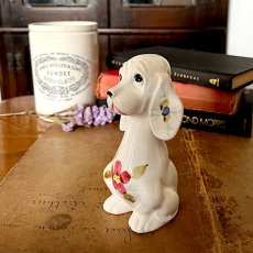 画像1: イギリス バセットハウンド仔犬 陶器製 犬置物 可愛い子犬オブジェ フィギュリン イヌ雑貨 (1)