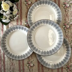 画像2: 【在庫3/4】イギリス WEDGWOOD DENTELLE レースデザイン アンティーク陶器皿 プレート大(約24.5cm) (2)