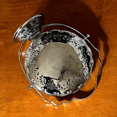 画像23: イギリス 透かし細工が美しい ヴィンテージ ケーキスタンド シルバープレート食器 英国アフタヌーンティー (23)