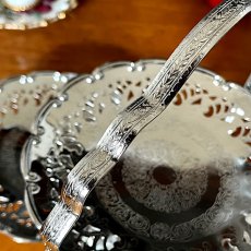 画像18: イギリス 透かし細工が美しい ヴィンテージ ケーキスタンド シルバープレート食器 英国アフタヌーンティー (18)