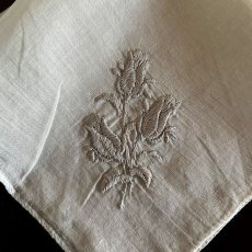 画像8: イギリス ビンテージハンカチ ホワイト 花刺繍 (8)