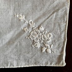 画像3: イギリス ビンテージハンカチ ホワイト 花刺繍 (3)