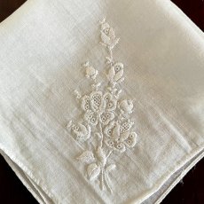 画像7: イギリス ビンテージハンカチ ホワイト 花刺繍 (7)