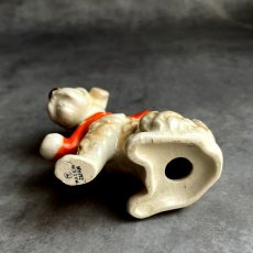 画像7: イギリス 1950年代 ヴィンテージ陶器 犬置物 包帯ドッグ DOG Porcelain 傷ついた前足 MADE IN JAPAN 里帰り品 (7)
