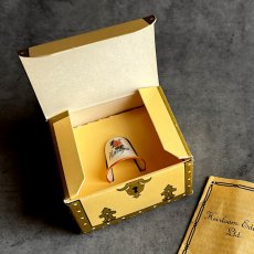 画像5: アメリカ 1983年 HEIRLOOM EDITIONS アラバマ州 花＆鳥 箱付き ハンドペイント 陶製シンブル 指ぬき (5)