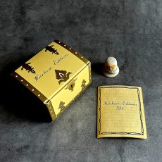画像2: アメリカ 1983年 HEIRLOOM EDITIONS カリフォルニア州 花＆鳥 箱付き ハンドペイント 陶製シンブル 指ぬき (2)