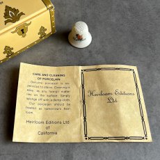 画像3: アメリカ 1983年 HEIRLOOM EDITIONS アラバマ州 花＆鳥 箱付き ハンドペイント 陶製シンブル 指ぬき (3)