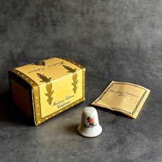 画像1: アメリカ 1983年 HEIRLOOM EDITIONS アラバマ州 花＆鳥 箱付き ハンドペイント 陶製シンブル 指ぬき (1)