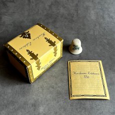 画像2: アメリカ 1983年 HEIRLOOM EDITIONS ミシガン州 花＆鳥 箱付き ハンドペイント 陶製シンブル 指ぬき (2)
