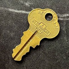 画像2: アメリカ ヴィンテージ鍵 レトロキー A NATIONAL KEY U.S.A 海外アンティーク ペンダントトップ (約3.8cm) (2)