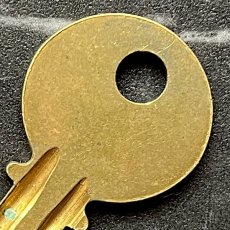 画像1: アメリカ ヴィンテージ鍵 ブラス製 ラウンド丸ヘッド アメリカ製 (約5.3cm) EY9284 (1)
