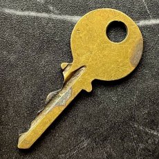 画像3: アメリカ ヴィンテージ鍵 ブラス製 ラウンド丸ヘッド アメリカ製 (約5.3cm) EY9283 (3)
